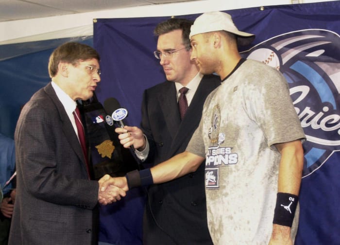 2000: Jeter wins World Series MVP