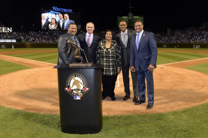 the roberto clemente award is announced