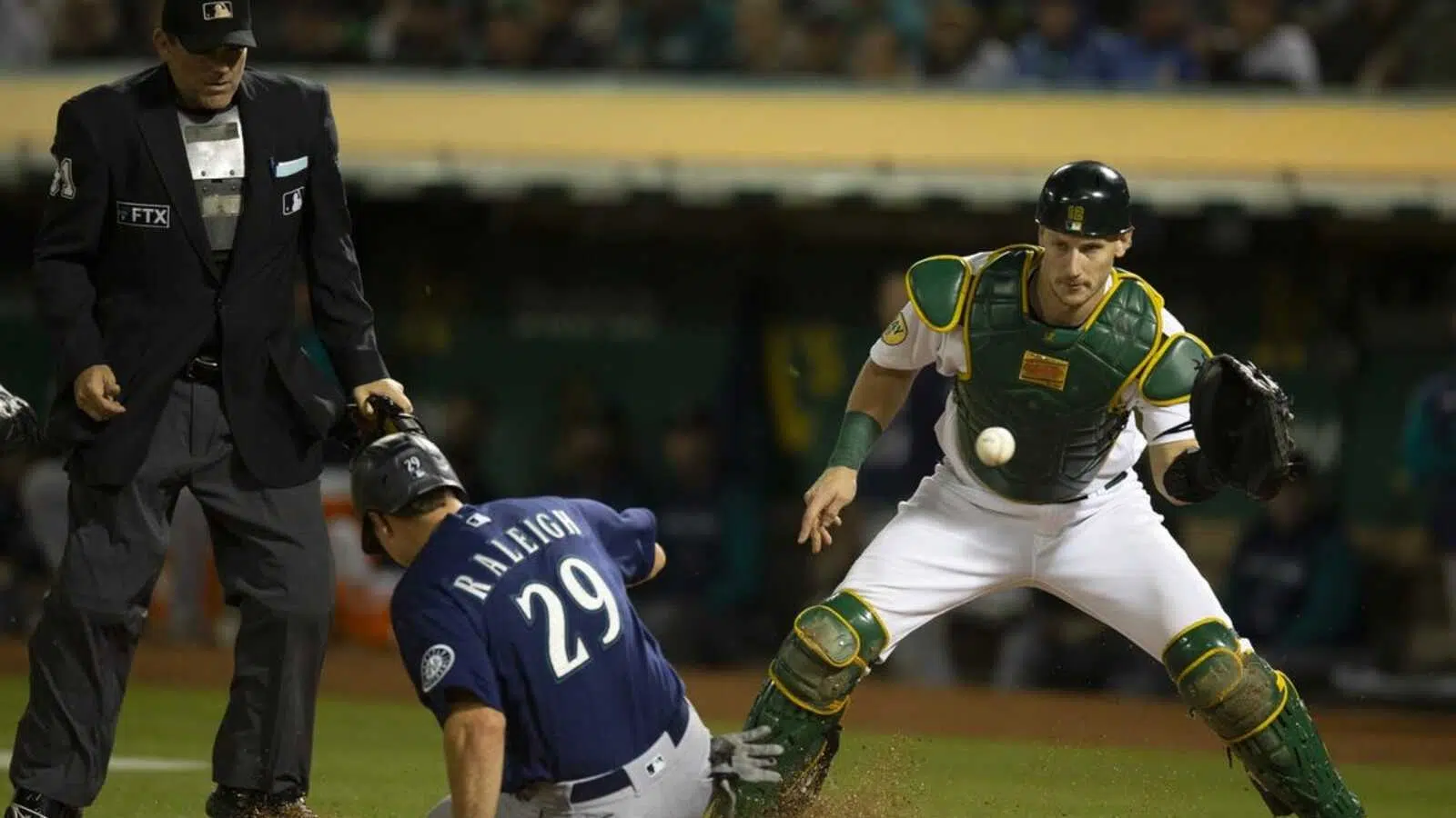 Catchers take center stage as A’s host Mariners