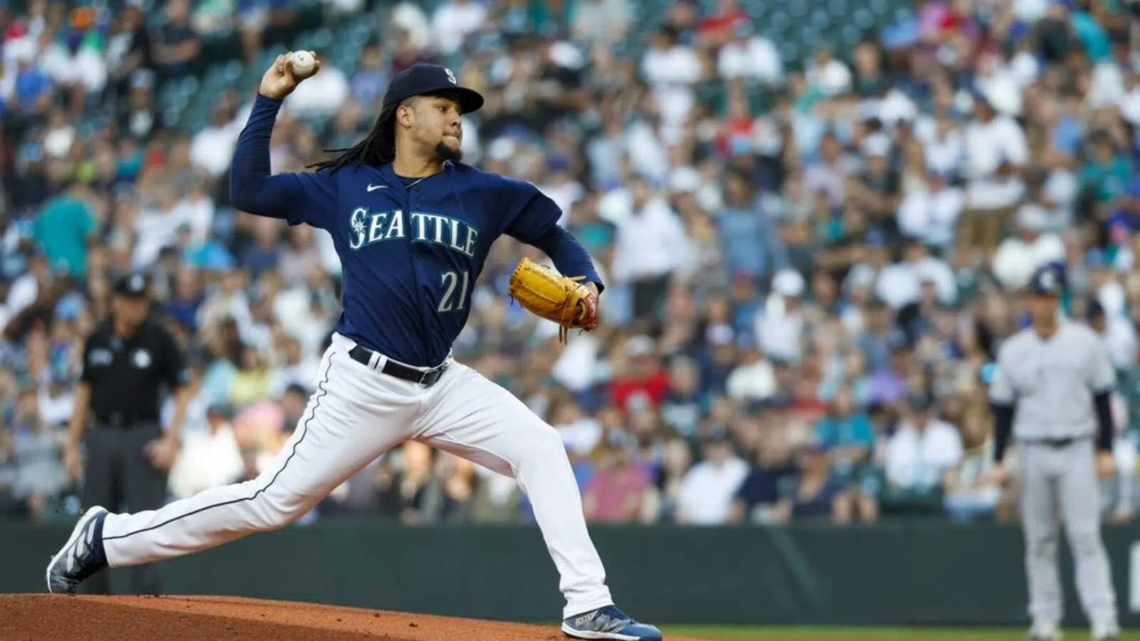 Mariners’ Luis Castillo, A’s JP Sears aim to continue strong starts with new teams