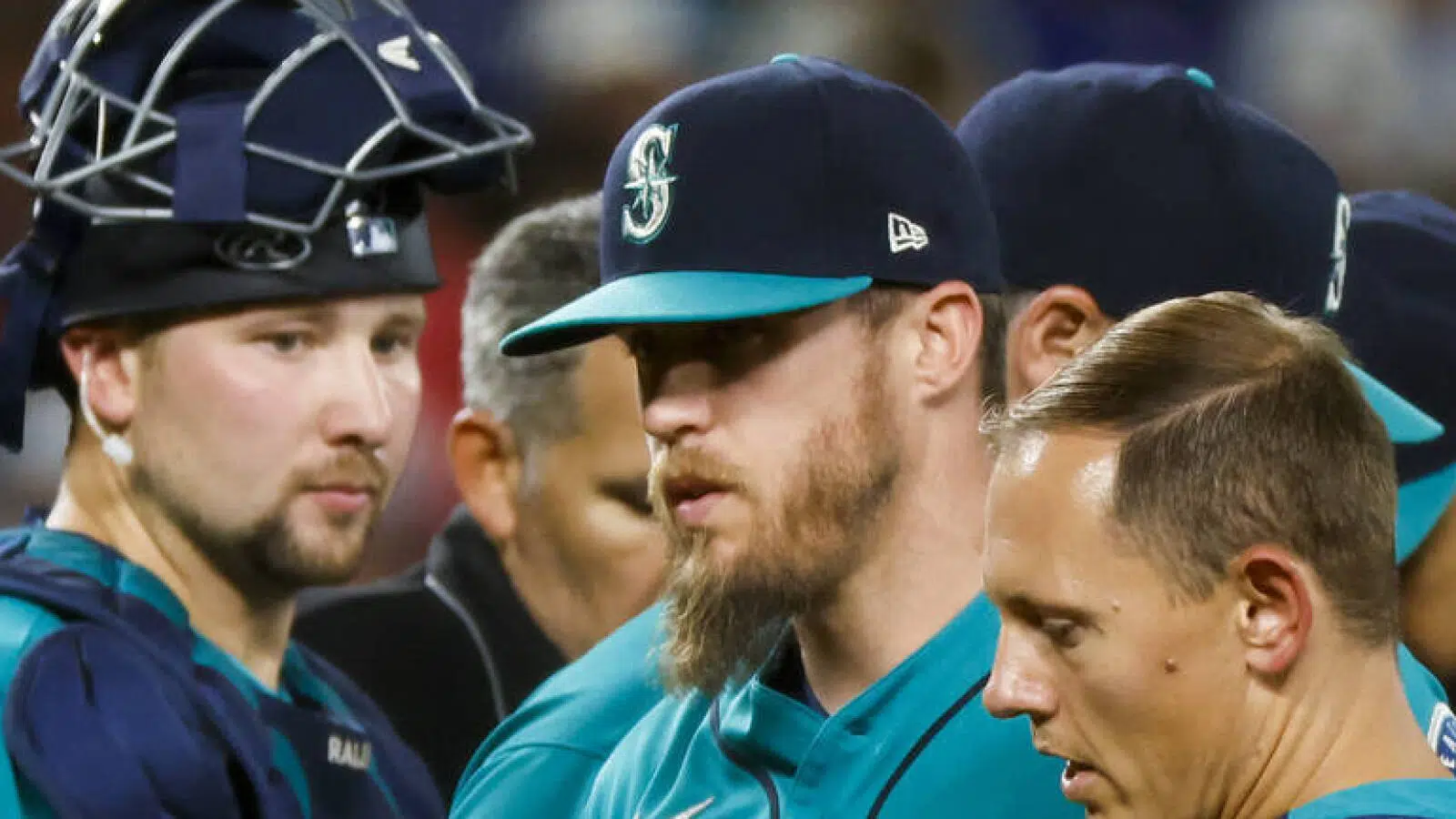 Mariners designate reliever Ken Giles for assignment