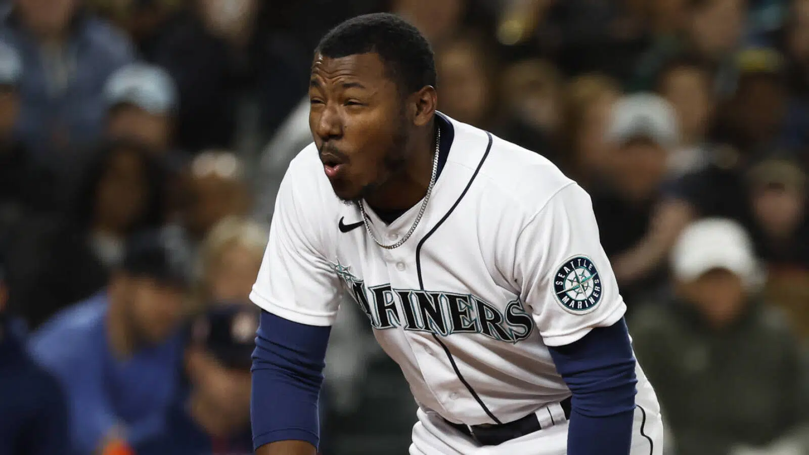 Mariners option former ROY Kyle Lewis