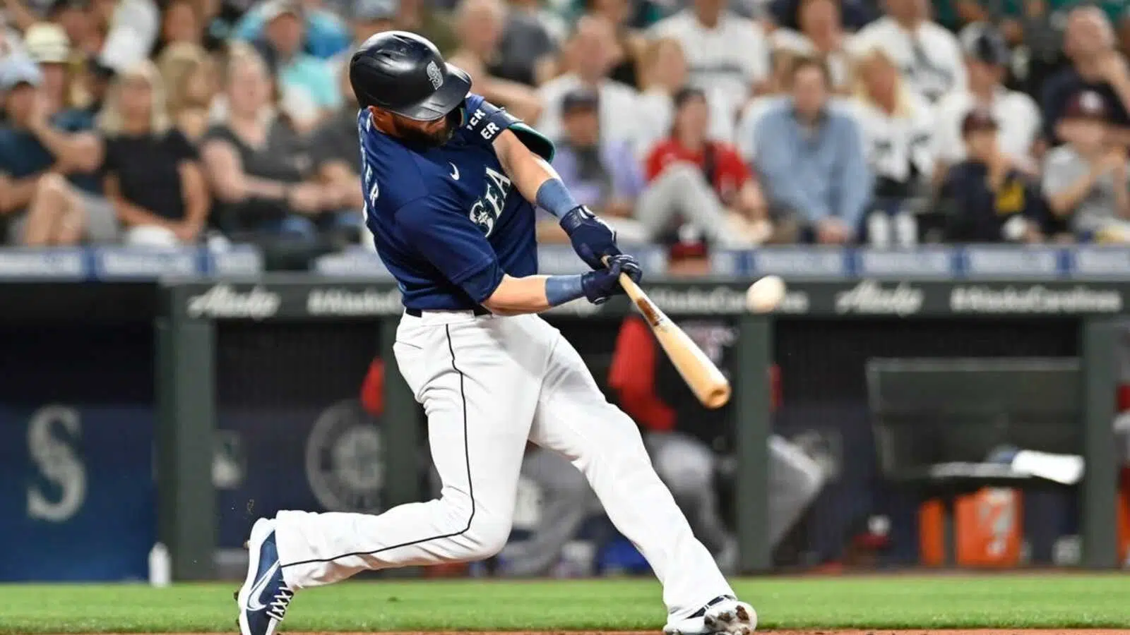 Mitch Haniger, Mariners aim to build on win over Guardians